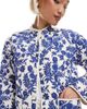 Vero Moda Vero Moda quilted jacket in cream and blue floral print-Multi - 2