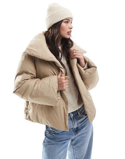 Vero Moda Vero Moda short padded jacket with wide sleeves in beige-Neutral