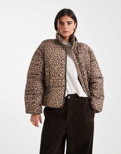 Vero Moda Vero Moda short puffer jacket in leopard print-Neutral