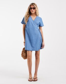 Vero Moda Vero Moda short sleeve wrap front denim mini dress in light blue wash