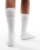 Vero Moda Vero Moda sporty ribbed socks in white and gray - 2
