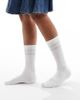 Vero Moda Vero Moda sporty ribbed socks in white and gray - 4
