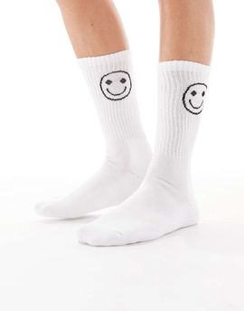 Vero Moda Vero Moda sporty ribbed socks with smile motif in white and chocolate