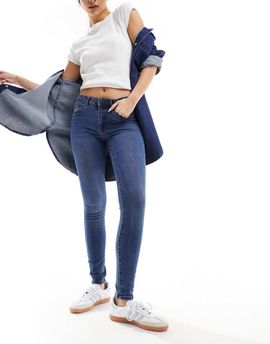 Vero Moda Vero Moda Tanya mid rise skinny jeans in medium blue wash