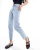 Vero Moda Vero Moda Tessa high rise mom jeans in light blue denim - 4