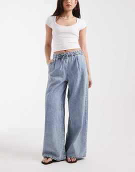 Vero Moda Vero Moda Valeria mid rise wide leg pull on jeans in light blue wash