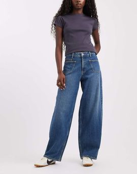Vero Moda Vero Moda Zelda high rise barrel leg jeans with pocket detail in medium blue denim