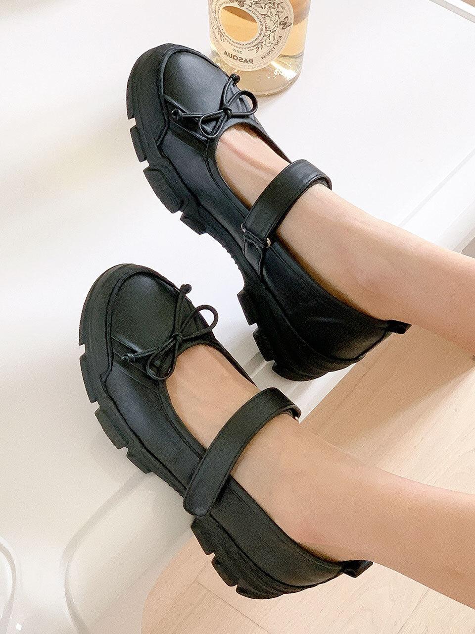 VETIANO ROA Velcro Ribbon Strap Flat Mary Jane