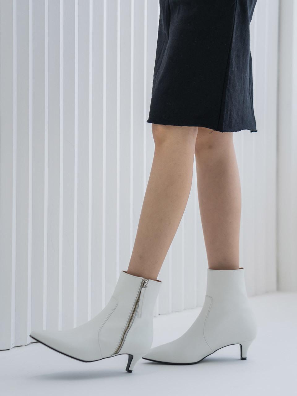 Via sogno Zip Up Ankle Boots