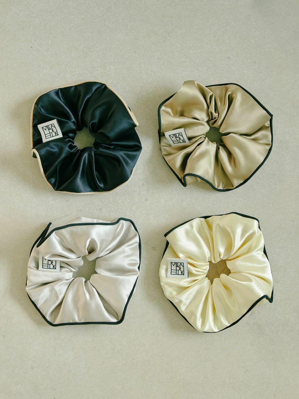 VILLA DE SILK Line Silk Scrunchie - 4 Colors