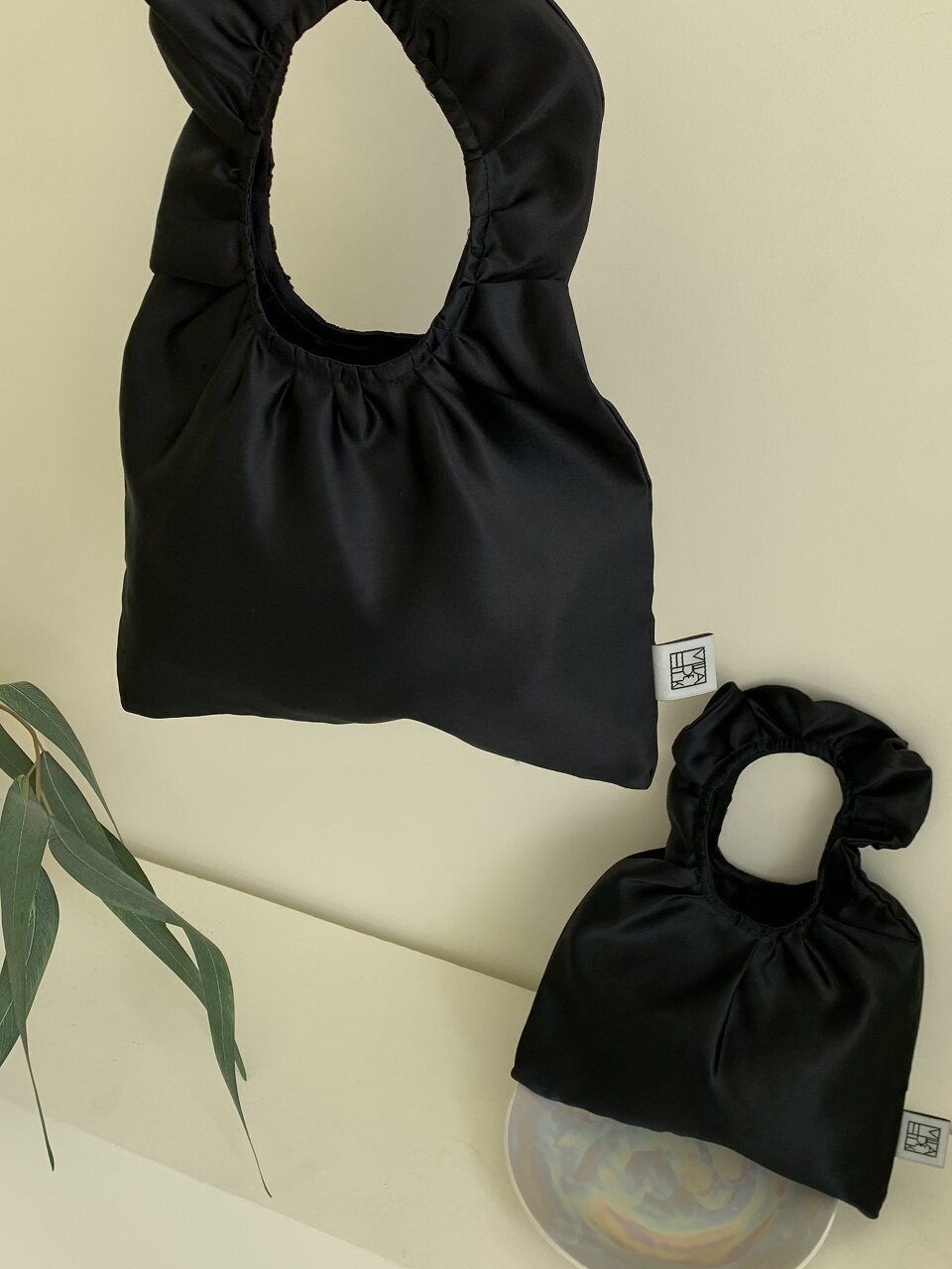 VILLA DE SILK Silk Frill Tote Bag - 5 Colors (M)