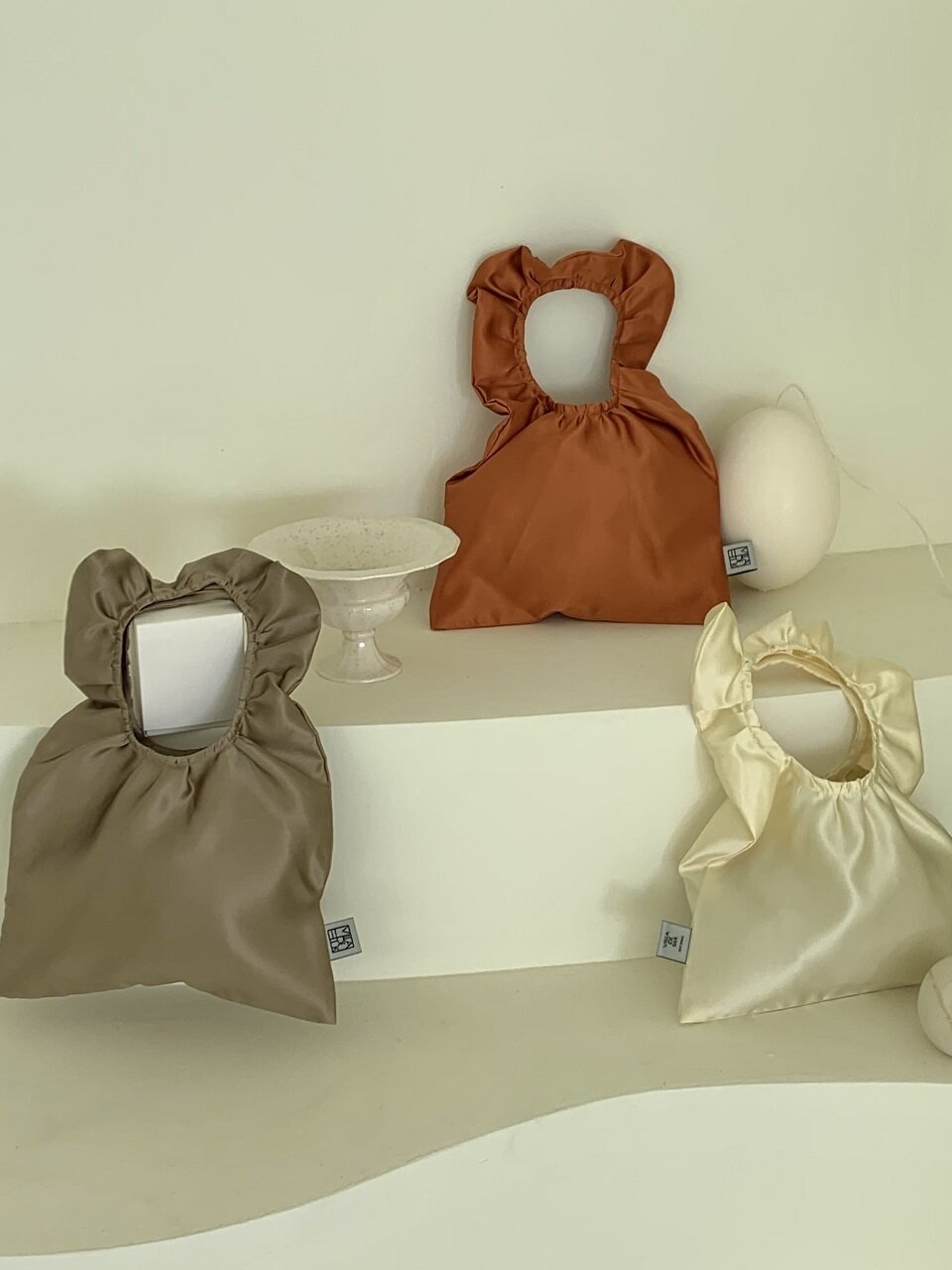 VILLA DE SILK Silk Frill Tote Bag - 5 Colors (S)