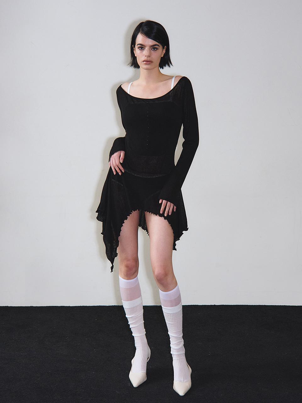 VINAJ Boat Neck Slim Fit Ruffle Princess Cover-up [Black]
