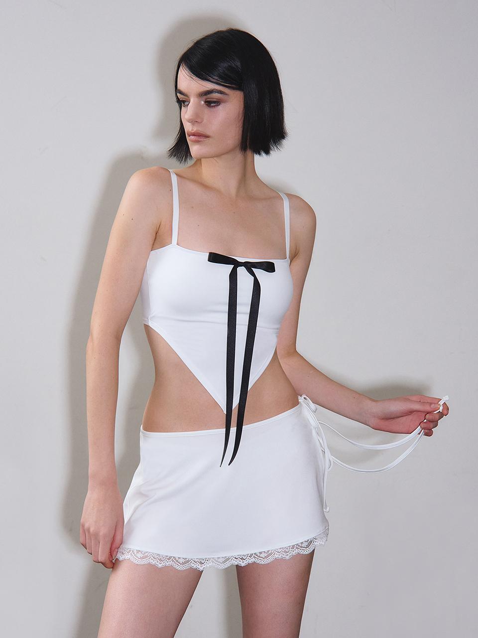VINAJ Lace Trim Asymmetrical Micro Short Skirt [Beige]