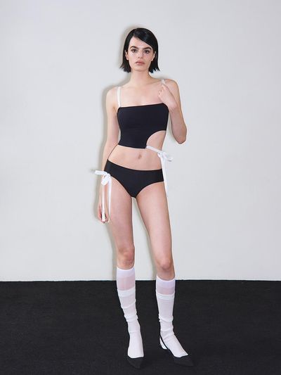 VINAJ Side Ribbon Low Cut Bikini Panty [Black]