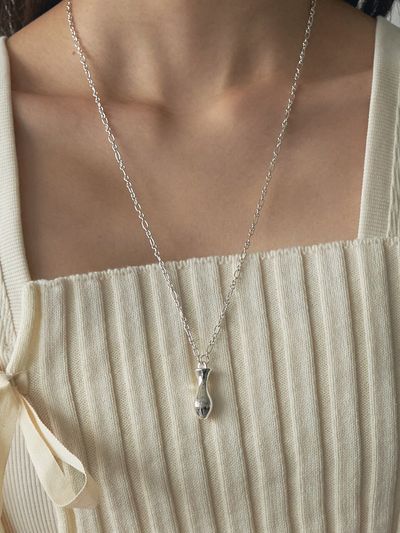 VINOOM Classic Long Bud Necklace