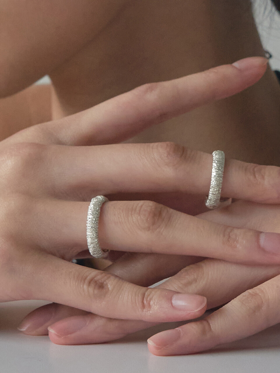 VINOOM Stem-Textured Ring