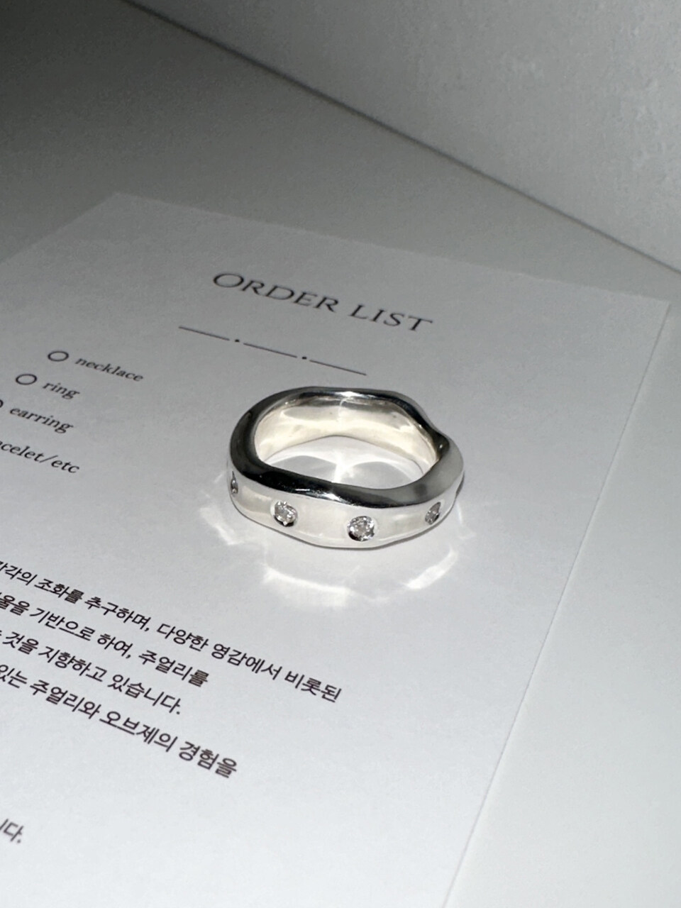 VINOOM White Cubic Ring