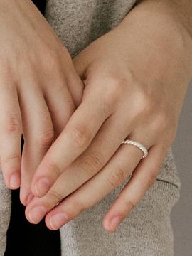 VINTAGE HOLLYWOOD [925 Silver] Crescendo Twist Ring VH2435RI003M