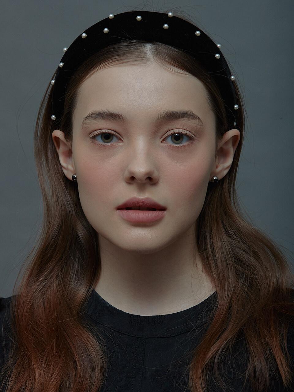 VINTAGE HOLLYWOOD Bella Velvet Pearl Hairband
