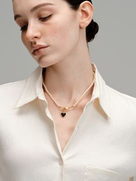 VINTAGE HOLLYWOOD Catch Love Pearl Necklace (7 Colors)