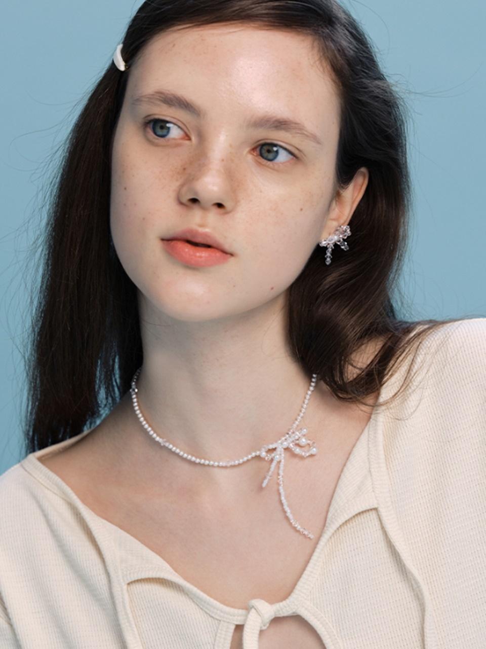 VINTAGE HOLLYWOOD [Exclusive] White Blossom Ribbon Necklace VH2412NE
