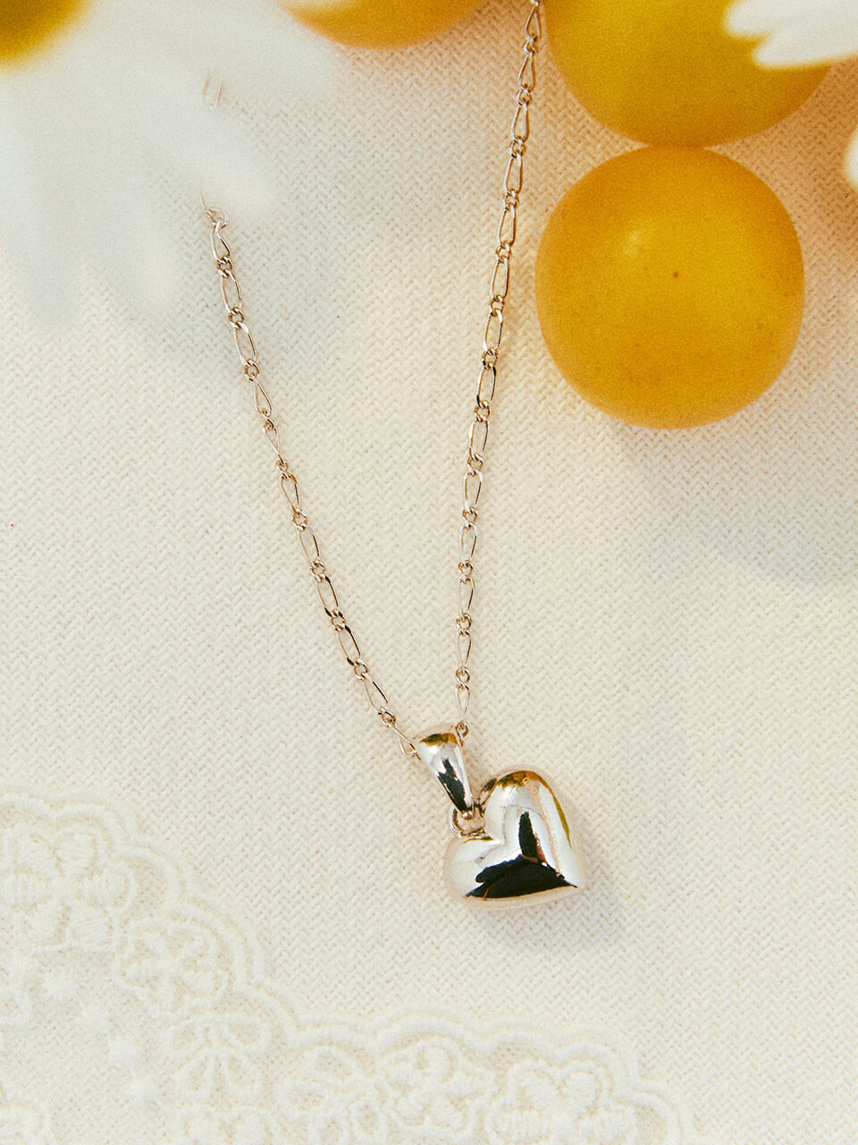 VINTAGE HOLLYWOOD Heart Long Chain Necklace