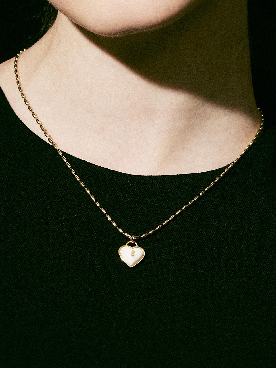 VINTAGE HOLLYWOOD Keyhole Heart Necklace_VH249ONE001M