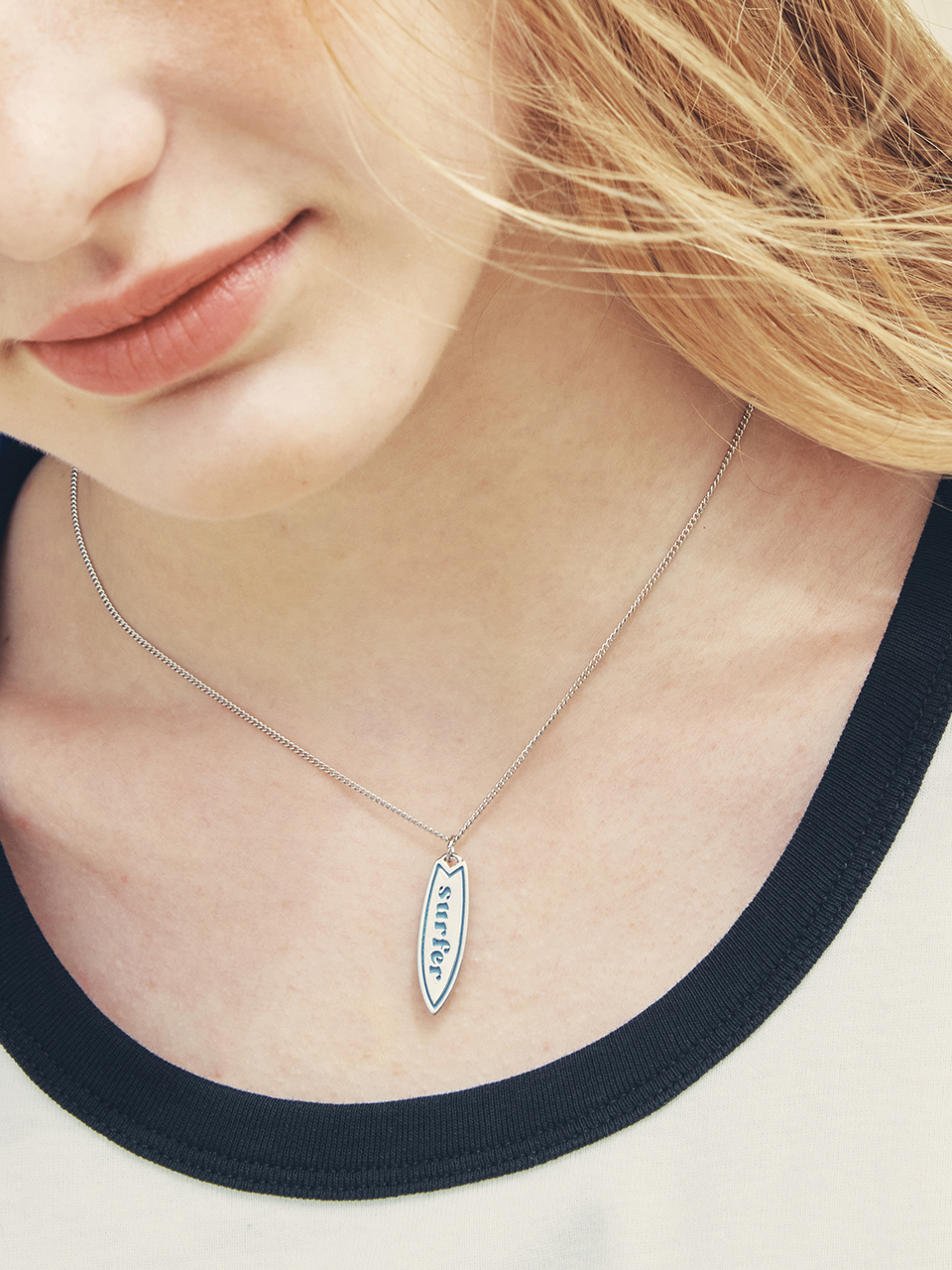 VINTAGE HOLLYWOOD Lettering Surfing Board Necklace