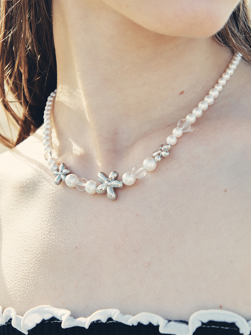 VINTAGE HOLLYWOOD Oxalis Flower Pearl Necklace