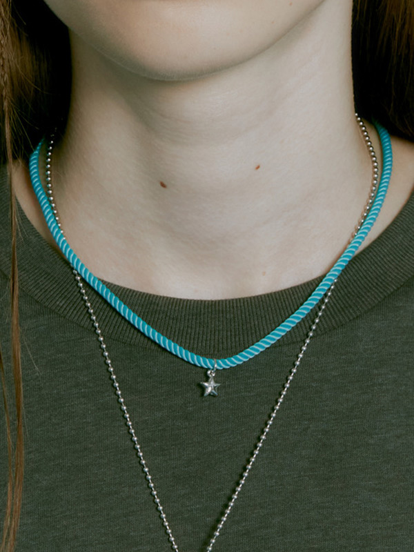 VINTAGE HOLLYWOOD Petit Star String Necklace