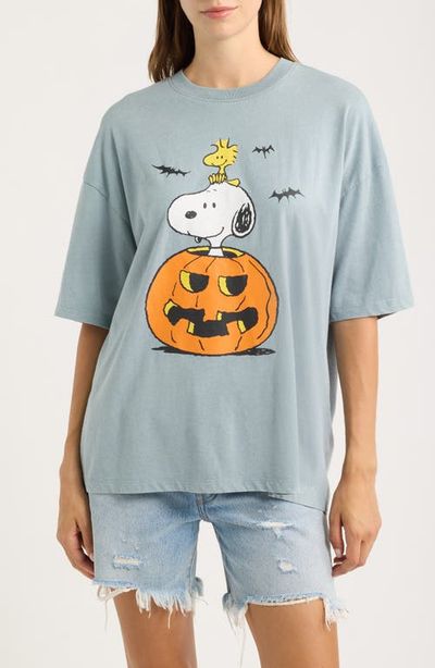 Vinyl Icons Vinyl Icons Oversize Peanuts® Pumpkin Graphic T-Shirt