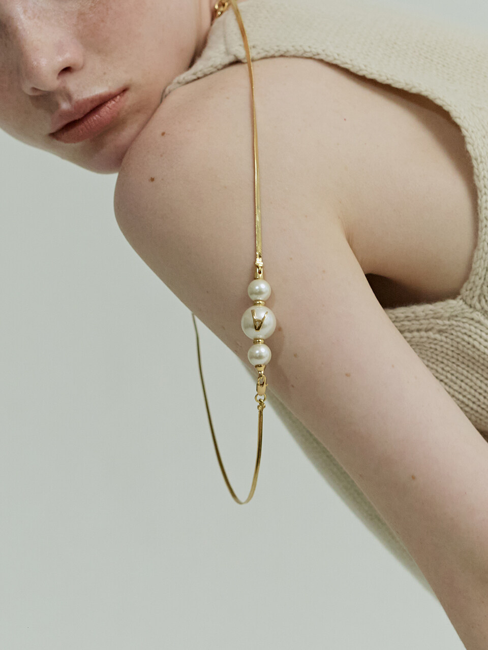viollina 3 Pearls Long Necklace_Gold