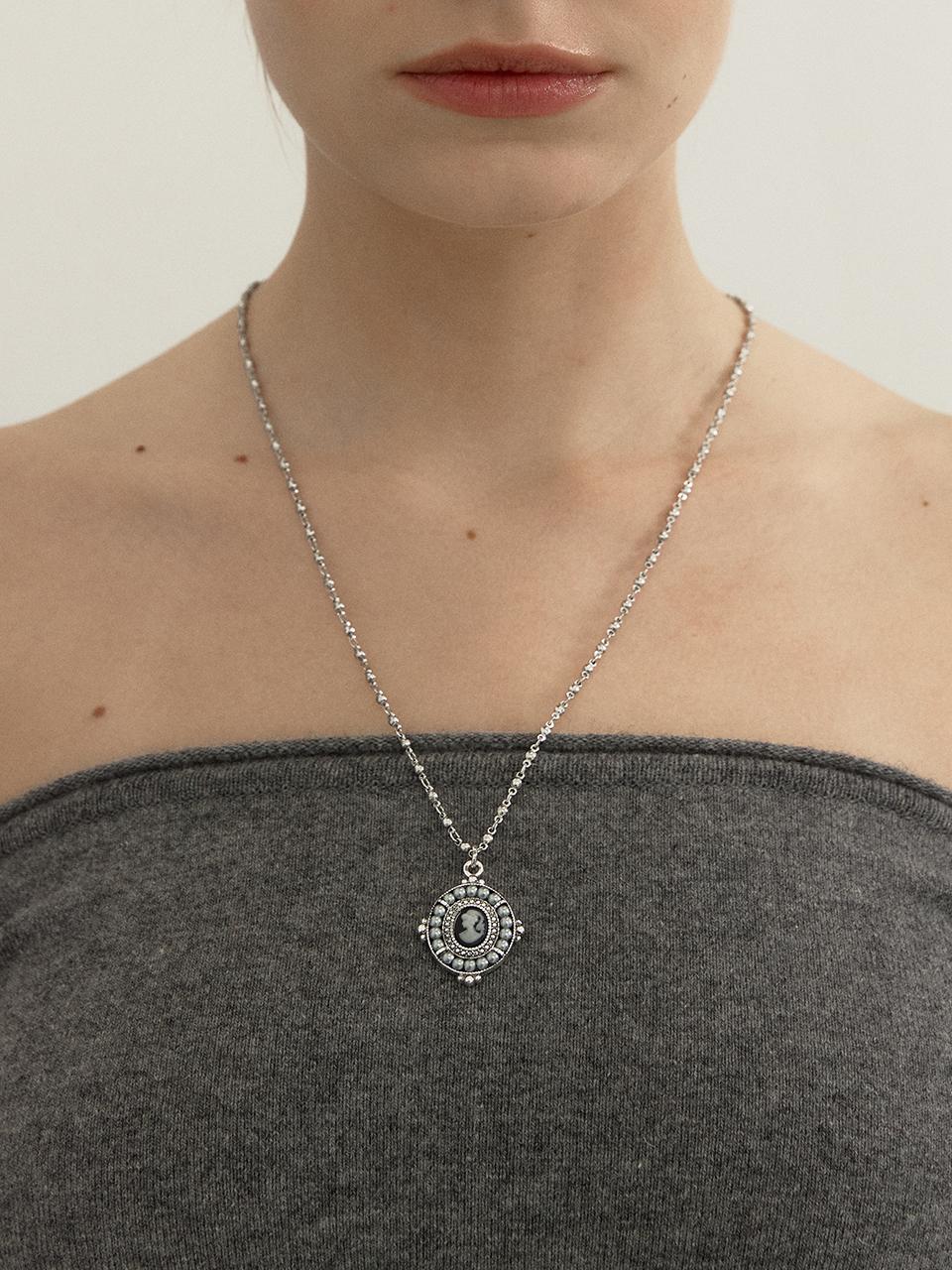 viollina Elizabeth Necklace