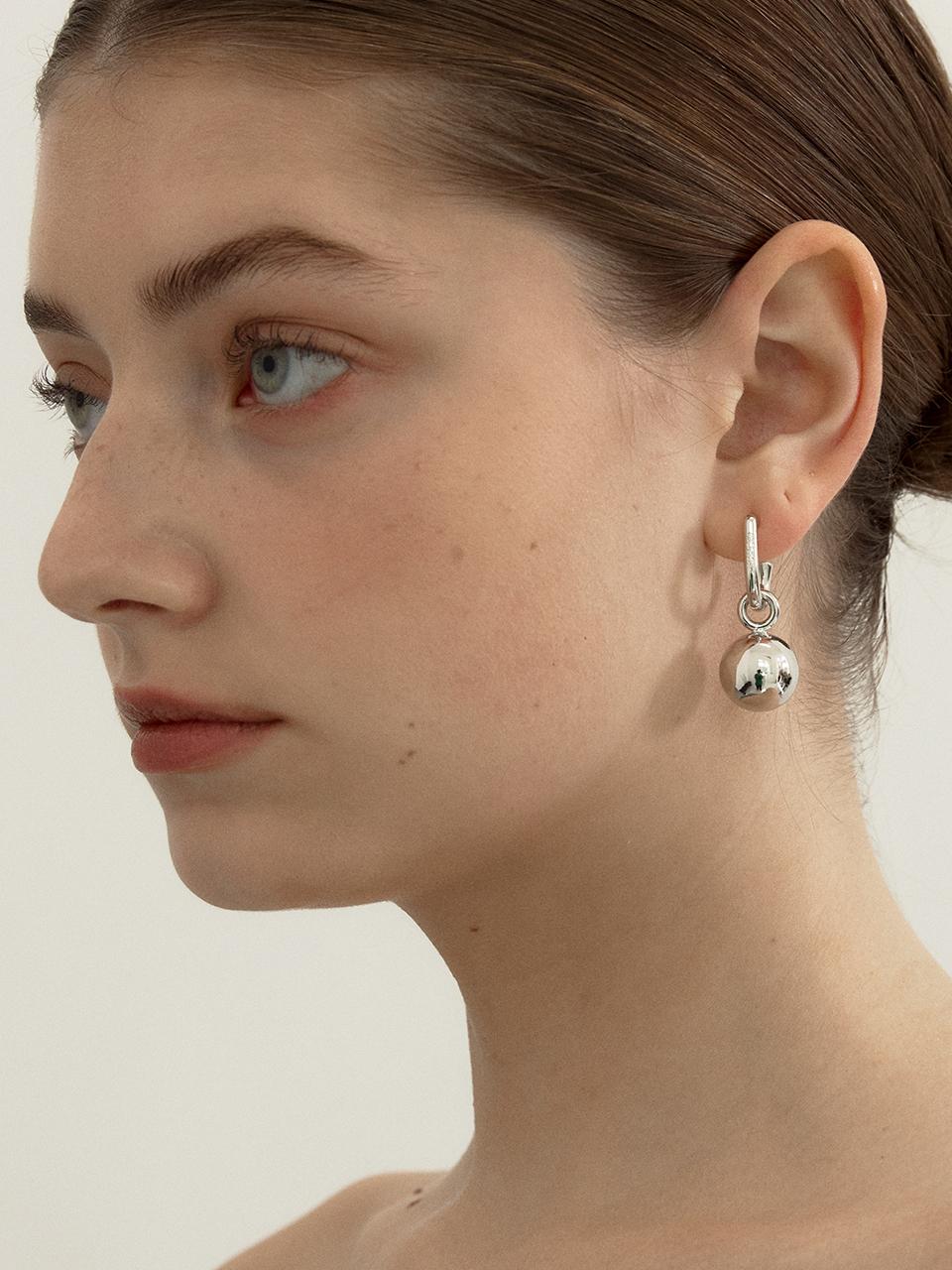 viollina Silver Ball Earrings