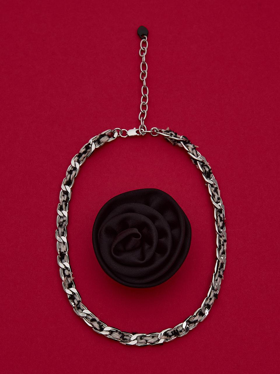 viollina Tweed Chain Necklace