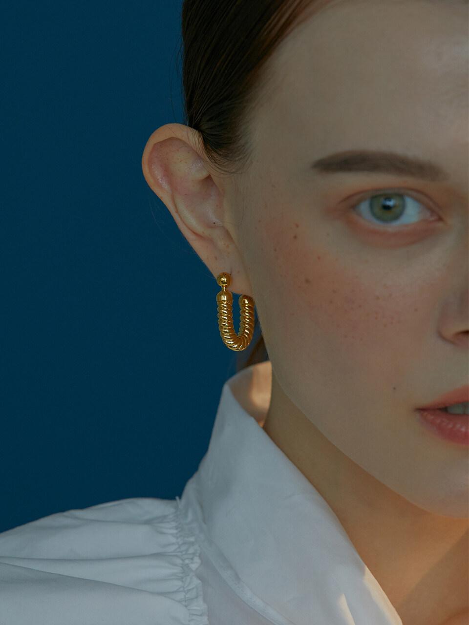 viollina Twist Hoops Gold