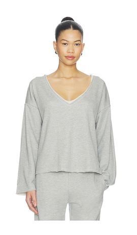 VIR VITA VIR VITA Brigitte V Neck Sweatshirt
