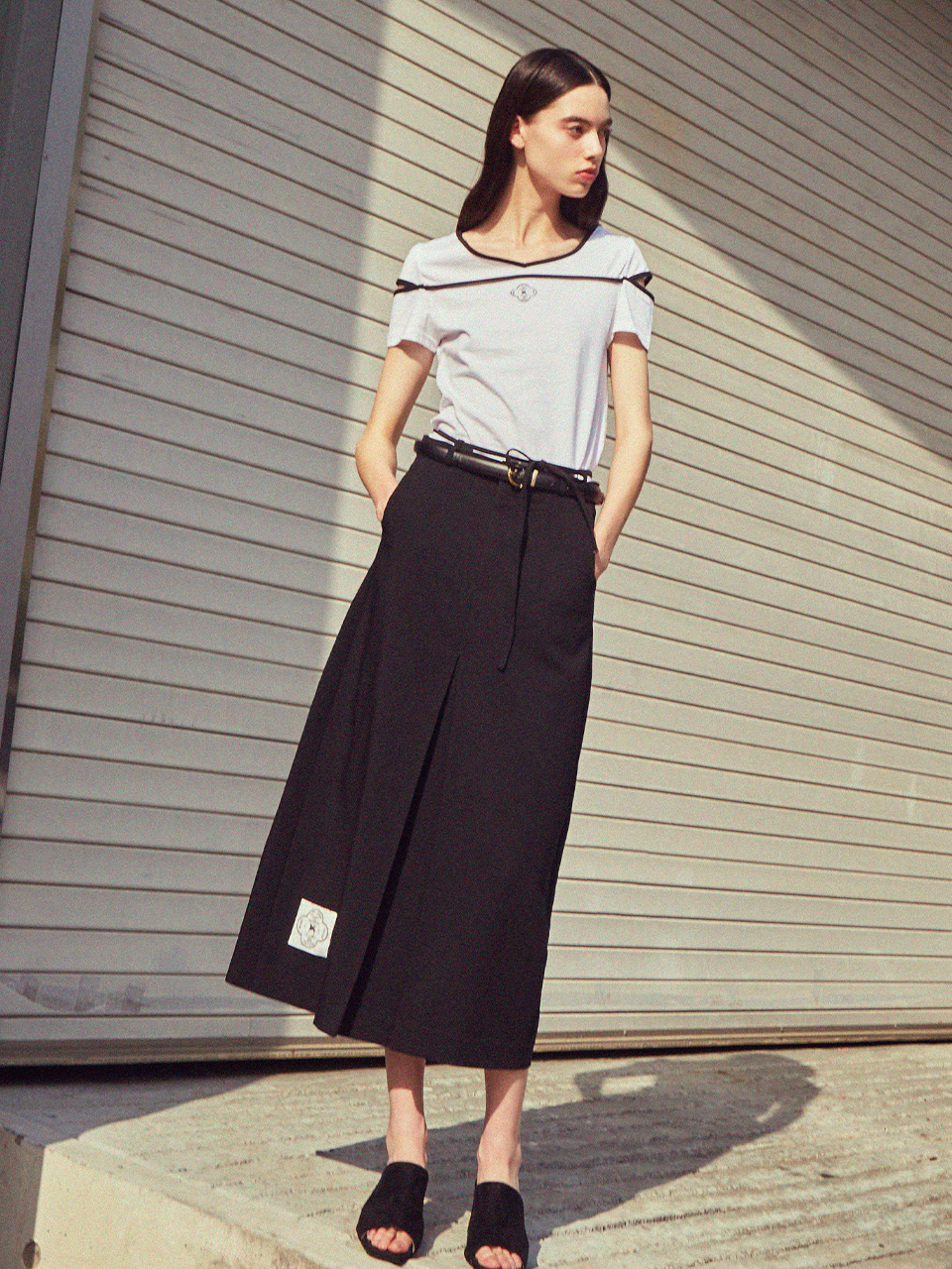 VITALSIGN [LINE] Basic Tuck Long Skirt