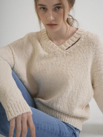 VLETI Cotton Slavic V-neck Cutting Knit (Beige)
