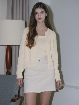 VLETI Round Twisted Cardigan & Sleeveless Knit Set Up