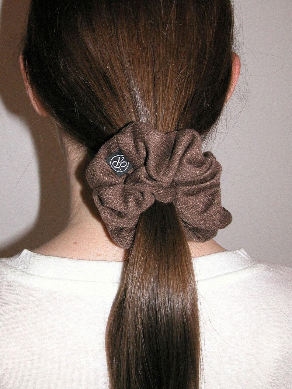voor Basic Knit Scrunchie_Brown