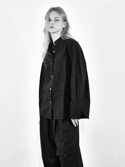 VOYONN Embroidered Point Bio Cotton Signature Shirt [Black] (0022)