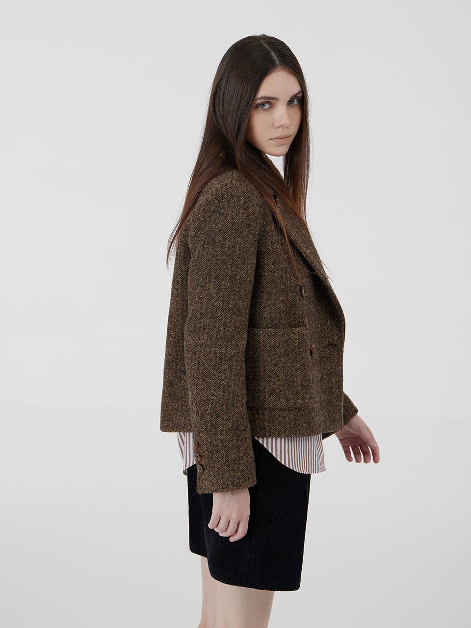 VOYONN Short Herringbone Double-Breasted Blazer [Brown]