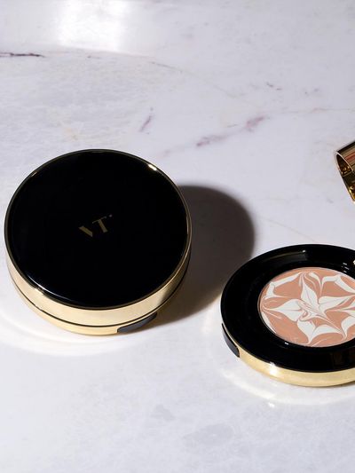 VT COSMETICS Essence Skincare SPF50+ Foundation Pact