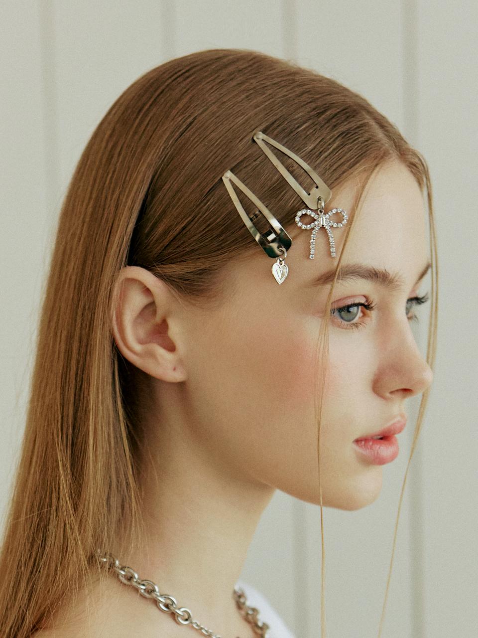 VVV Cute Logo Heart Snap Hair Clip
