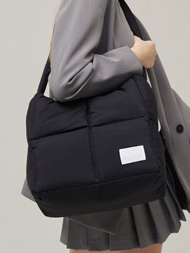 VVV Square Quilting Tote Cross Bag_Black