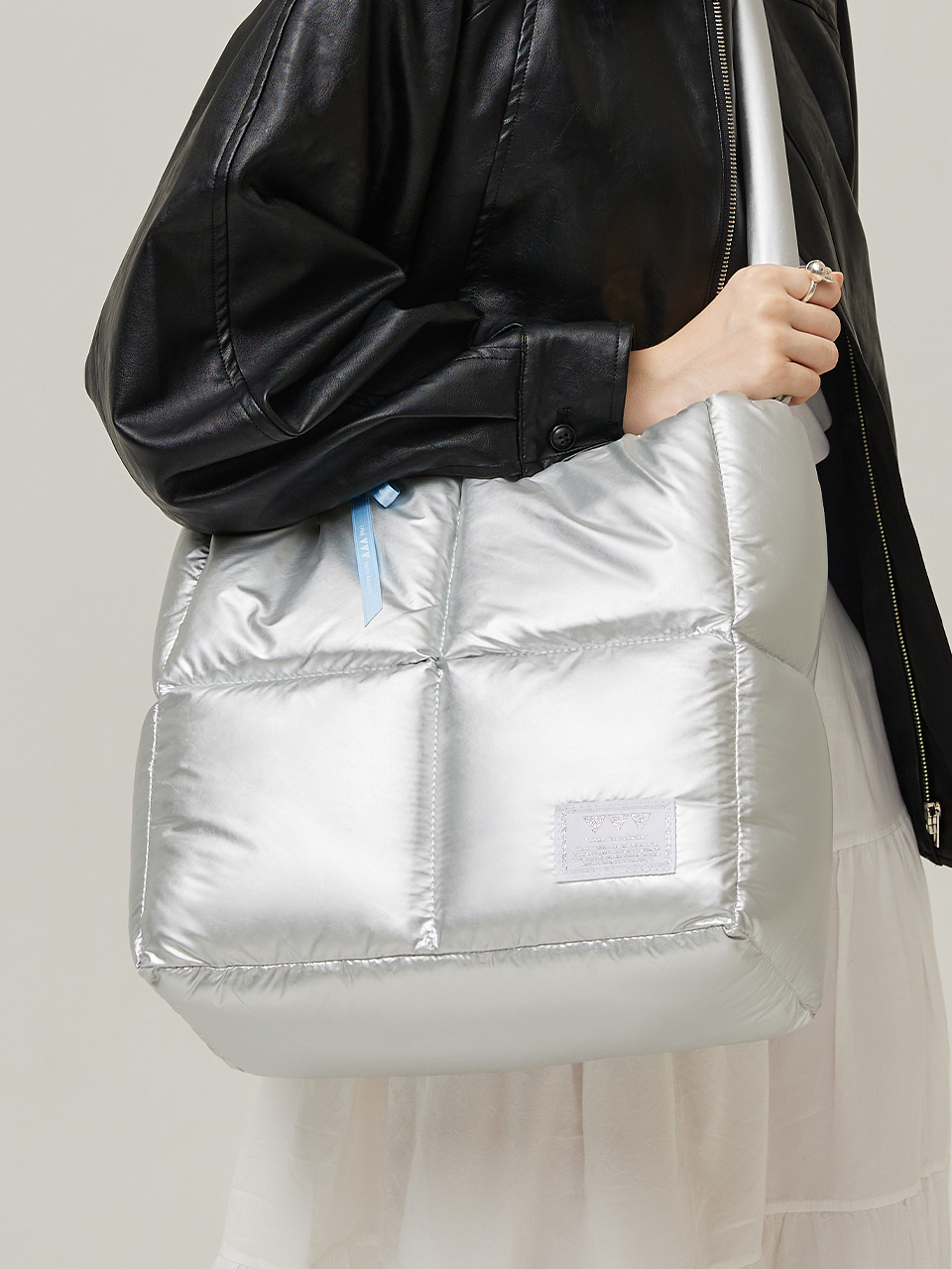 VVV Square Quilting Tote Cross Bag_Silver