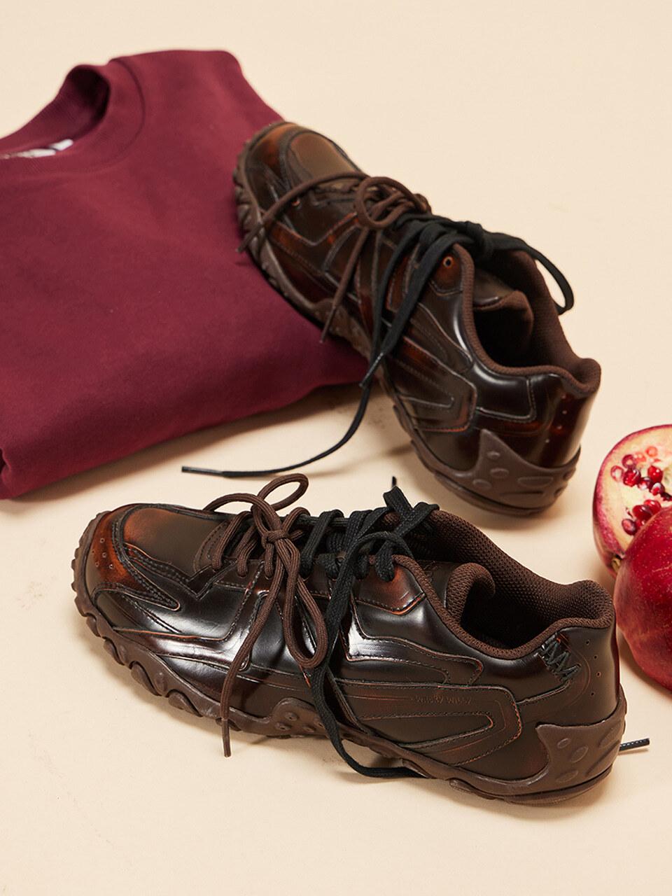 Wacky Willy Premium Leather Low-Profile Sneakers [BROWN]