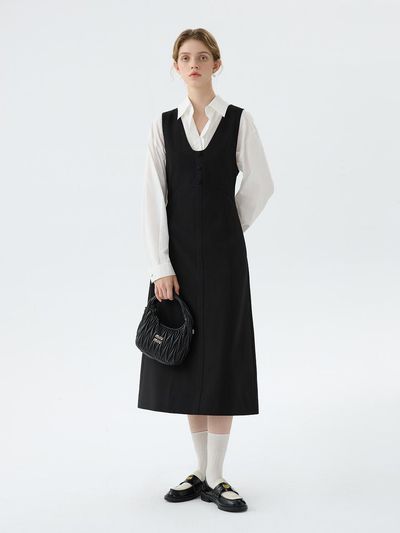 We’Dee Simple V-neck Sleeveless Dress [Black]